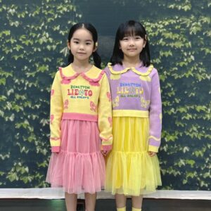 Gi So-you Instagram - 제이와 제나 👭
은서와 소유👭
꽁냥꽁냥  영상
예쁜너희들 작고 소중해 🥰😘

@benettonkids_kr
예쁜커플옷 감사합니다 

😚선의의경쟁은  넷플릭스 에서 
  만날수있어요^^ 

#선의의경쟁 #제나#제이
#기소유#오은서#작고소중해
#베네통키즈#예쁜옷#감사합니다