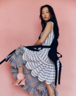 Gia Kim Instagram - Have no expectations. Let life surprise you. 
.
.
.
@timidmag 
Lovely people🩵
📸@jeremychohphoto 
👗 @jessnmori 
💆🏻‍♀️ @e_mendez 
💄@mickbeauty
Groom: @jenichua 
Photo assist: @yamiletelimar 
Fashion assist: @karinabstyles