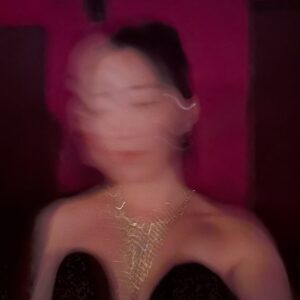 Gia Kim Instagram - Tagged along with my brother to this special night 🥹 Felt surreal like stepping into the real life set of a movie I’ve watched many times every year. A very humbling, motivating, inspiring experience. I shrieked like I was part of the Anora team whenever they won an award because I watched this movie 3 times in the cinema, once with Mikey’s QnA, (she truly murdered this role she deserves all the flowers💐) and I cheer for the heart of independent filmmaking as Mr. Sean Baker truly represents, and what it means for indie films to be dominating at the Oscars..!!! Sing Sing, A Real Pain, The Brutalist, The Substance, Flow, No Other Land 🤍 As an aspiring filmmaker, you are an inspiration!!! Was truly a testament that filmmaking is really just you telling a story you want to tell with as many or little people involved and as much money as you want/ have. And when you love your craft and dedicate yourself to it, the light shines through in the end no matter what. And yes, LONG LIVE THE CINEMA. As much as this industry will try to capitalize on the ever shortening attention span of our generations to come, I never want us to lose our love of cinema and watching movies on the BIG screen as they were meant to be savored.
I also loved the Substance and Sing Sing and wish they had won more things too but they will always be ICONIC films that truly changed something in me. I really want to watch I’m Still Here. Flow, I am so so happy you took home some accolades too, such a beautiful movie. What an intro to Latvia. I am so so so happy and grateful to be on this journey with all these brilliant creative seniors to look up to and be inspired by - and to be in the same room as so many of my idols… seeing Ms Whoopi and Oprah together talking about Color Purple, which was my favorite movie in middle school, was another very precious moment of the evening. Thank you so so much my dear brother @sangheonleesh for taking me to this unforgettable night I love you 🫶🏻🥹 What a way to reaffirm my path, my purpose. Let’s fight the good fight. ✊🏻 버티자. 즐기자. 버팀을 즐기자. 후보로 돌아오자.

HMU: @mikahairstylist @suziekbeauty ♥️