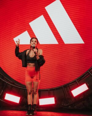 Gimena Accardi Instagram - gracias @adidas y @antonelaroccuzzo por elegirme para ser la Host de este evento taaan importante en Miami! wow! salió hermoso y la pasamos bárbaro! full energía femenina! 💗🌹💪🏽 (la próxima hago la clase entera, anto! jaja te quiero) #AdidasOptime