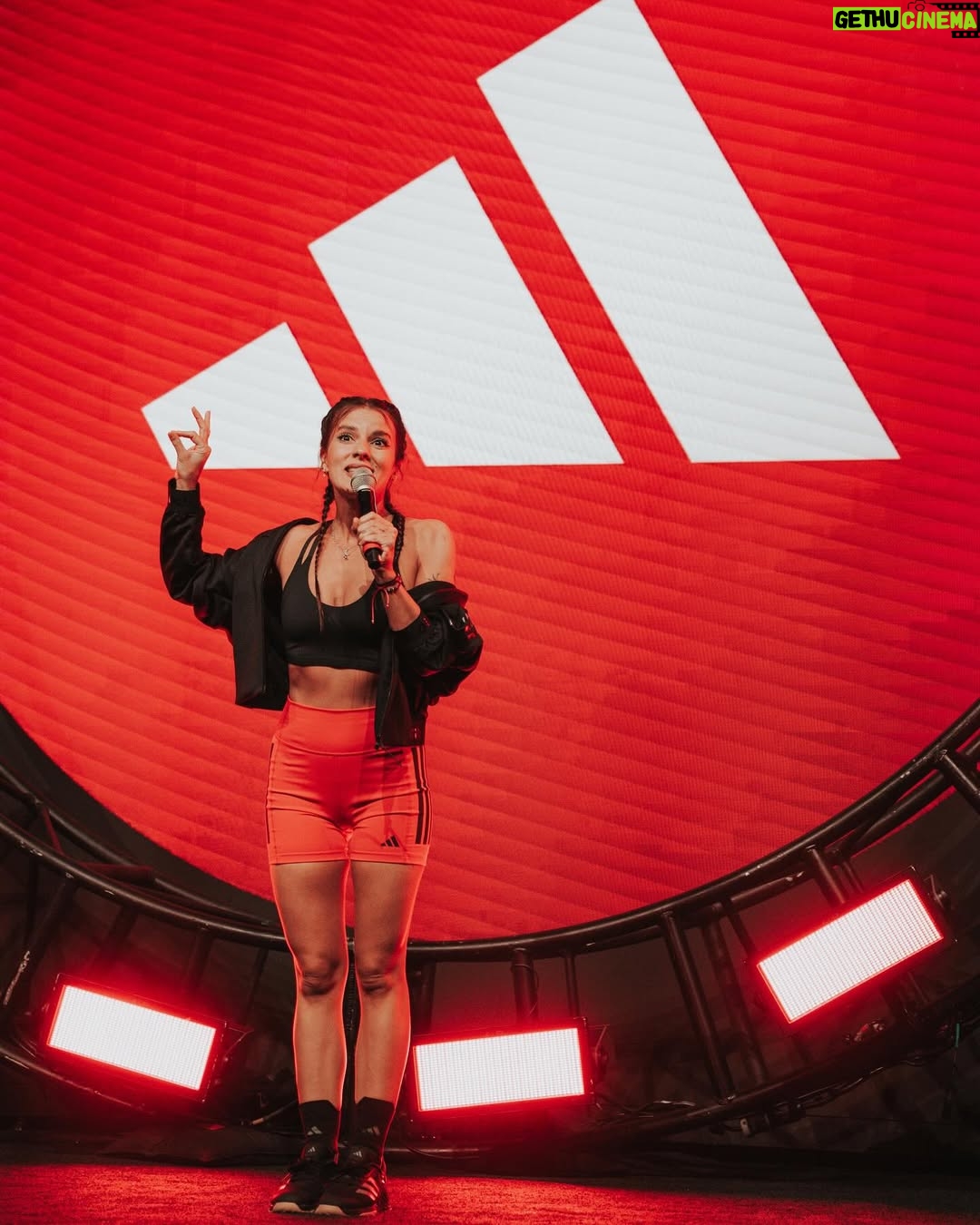 Gimena Accardi - 332.5K Likes - gracias @adidas y @antonelaroccuzzo por elegirme para ser la Host de este evento taaan importante en Miami! wow! salió hermoso y la pasamos bárbaro! full energía femenina! 💗🌹💪🏽 (la próxima hago la clase entera, anto! jaja te quiero) #AdidasOptime