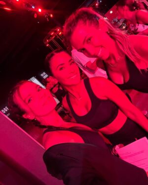 Gimena Accardi Instagram - gracias @adidas y @antonelaroccuzzo por elegirme para ser la Host de este evento taaan importante en Miami! wow! salió hermoso y la pasamos bárbaro! full energía femenina! 💗🌹💪🏽 (la próxima hago la clase entera, anto! jaja te quiero) #AdidasOptime