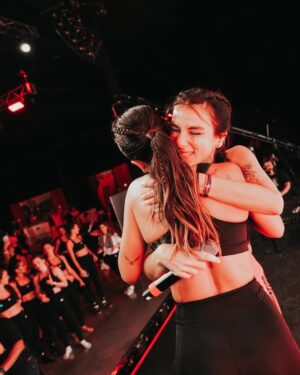 Gimena Accardi Instagram - gracias @adidas y @antonelaroccuzzo por elegirme para ser la Host de este evento taaan importante en Miami! wow! salió hermoso y la pasamos bárbaro! full energía femenina! 💗🌹💪🏽 (la próxima hago la clase entera, anto! jaja te quiero) #AdidasOptime