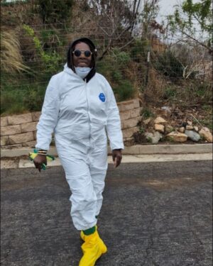 Gina Yashere Instagram - Yesterday I said goodbye, or at least a see ya later to my beautiful #altadena home. I am sad, but I'm also still hopeful that one day we'll make it back here. I'm nothing if not resilient. I've been thru a lot in my life & I still come up fighting & moving forward with positivity. I've got the Ninja, the pups, still have a great life, & my beautiful friends & family who have turned up in the most wonderful ways. From calls, texts, Uber eats vouchers when me & the Ninja were in no mood to cook, to massages & old pics & flyers. 
I thank you all.

Special Thank you  @let.dee.cook @troytitusbarrow  @glo_bigelow @anthonymarkbarrow @dani_pickleball_realtor @pbfrey 

For supporting me & being a shoulders to lean on & digging thru the remnants of our life.

Love you guys for life ❤️❤️

ONWARDS & UPWARDS

#altadenaisnotforsale #altadenastrong