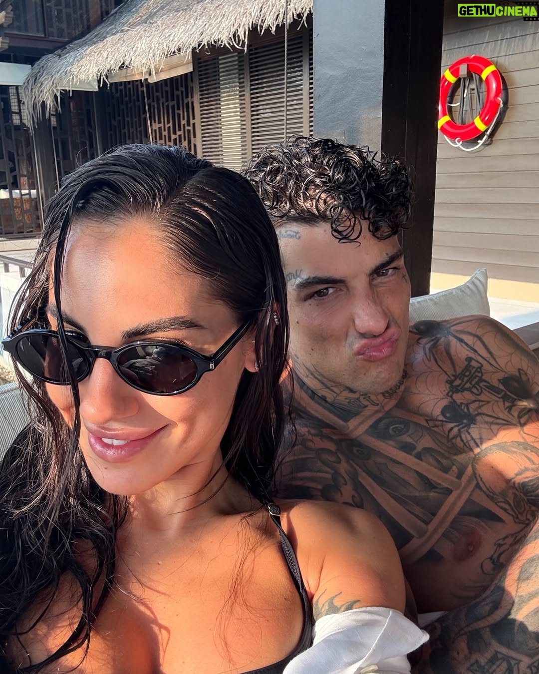 Giulia De Lellis - 249.5K Likes - 🥥🤍🐚🌴🫶🏻🏹