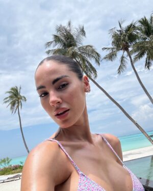 Giulia De Lellis Instagram - 🥥🤍🐚🌴🫶🏻🏹
