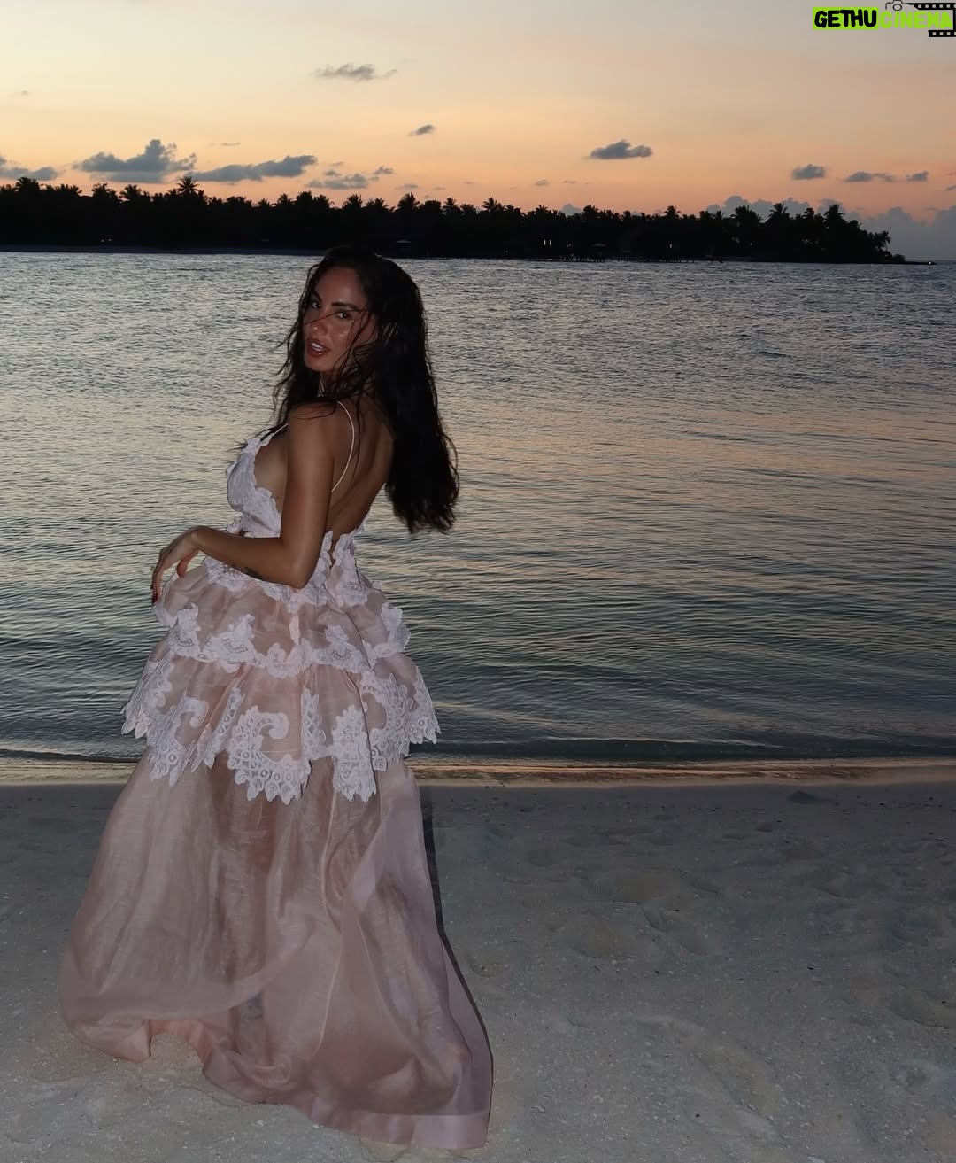 Giulia De Lellis - 219.5K Likes - Vorrei potesse non finire mai