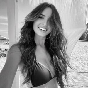 Giusy Meloni Instagram - Beach life ✨⛱