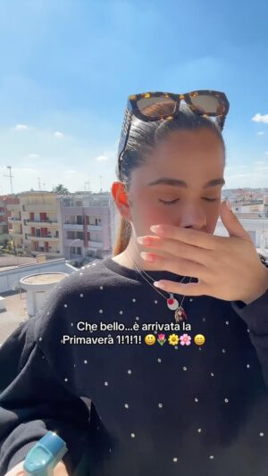 Glenda Resta Instagram - Buona Primavera 🌸🌷🌼☀️ Eccoci qua😂 quanti come me?