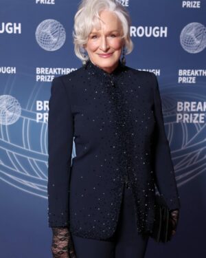Glenn Close Instagram - What a truly SPECTACULAR night @breakthrough Prize! I was absolutely blown away by the scientists from Life Sciences, Fundamental Physics and Mathematics--their years of dedication. Their passion to solve problems, coupled with a deep and abiding empathy is saving lives--literally handing people back their lives. #BreakthroughPrize @gettyimages 

Look: @giorgioarmani 
Jewelry: @neillane 
Shoes: @rogervivier 

Styling: @highheelprncess 
Hair: @oskarperahair 
Makeup: @rachelgoodwinmakeup