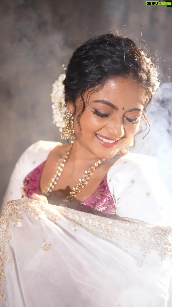 Gomathi Priya - 2.4K Likes - sometimes
life is about risking everything
for a dream nobody can see but you #gomathipriya #priyabalakumaran #priyabalakumaran_gp #gp #nothingbutpriya #meena #siragadikkaaasai #vijaytelevision #actress #television #behappy #bekind #bleesed #spreadlove #breathingdreamslikeair