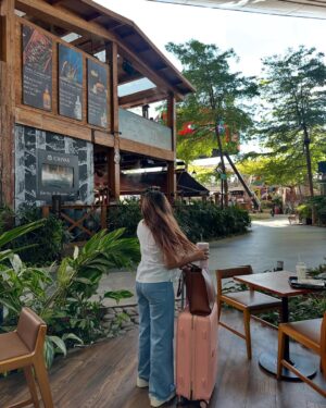 Gopali Tiwari Instagram - Hello from Bangalore! 🌆☕ Ab batao, kahan milega best coffee, best food, shopping spot aur must-visit places? 👀 Drop your recs, Bangalore peeps! 🏃‍♀️✨ #BangaloreDiaries
