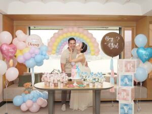 Grace Wong Instagram - 係仔定女呢？🤭🤭🤭

Vote below then go to my Youtube to watch 

The Gender Reveal Video!!! 🥳🥳🥳

Special thanks to 
@hongkongregent 
@myrorose_designercake
@balloon_hk 🥰🥰🥰
#GenderRevealParty