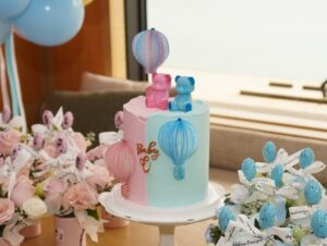 Grace Wong Instagram - 係仔定女呢？🤭🤭🤭

Vote below then go to my Youtube to watch 

The Gender Reveal Video!!! 🥳🥳🥳

Special thanks to 
@hongkongregent 
@myrorose_designercake
@balloon_hk 🥰🥰🥰
#GenderRevealParty