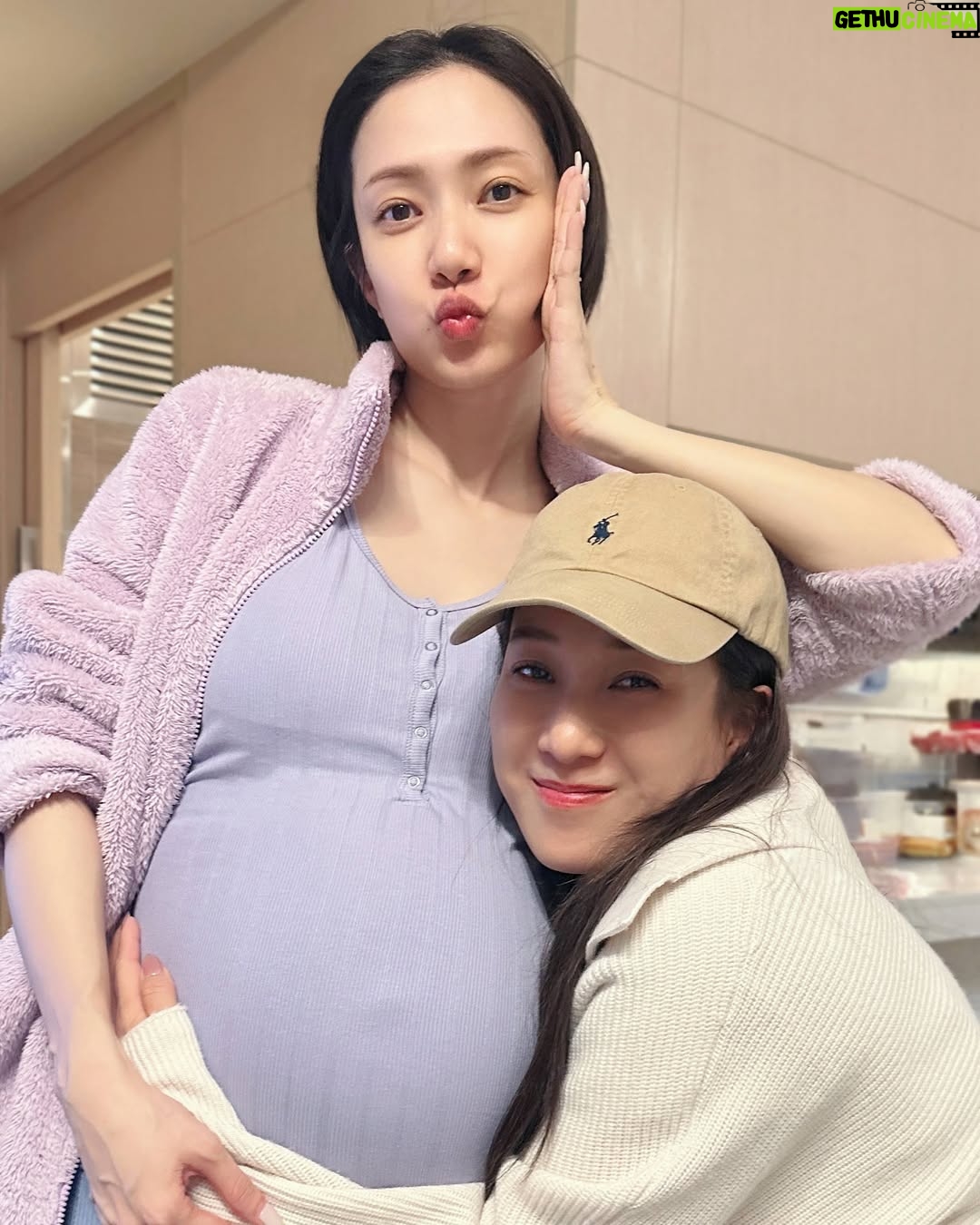 Grace Wong - 17.4K Likes - Happy Birthday to my sweetest Linda!
🥰🥰🥰🎂🎂🎂
I thank God for sending you to be in my life, ever since TVB days supporting each other through ups and downs till us getting married, you becoming a mama of 3, and now me becoming a mama for the 1st time. 🥹🫶🏻🥰
Thank you for always asking me how I’m doing even tho we are on the two sides of the world. I love you so so much and cherish our friendship and sisterhood! I pray nothing but heavenly blessings over you and your family! You are one of the strongest and most passionate lady ever and I’m so so proud of you! Keep chasing your dreams and I pray you will have lots of revelations about Abba’s love for you this year! Muahz!
Hugs and Kisses! 😘😘😘
@chungkayanlinda