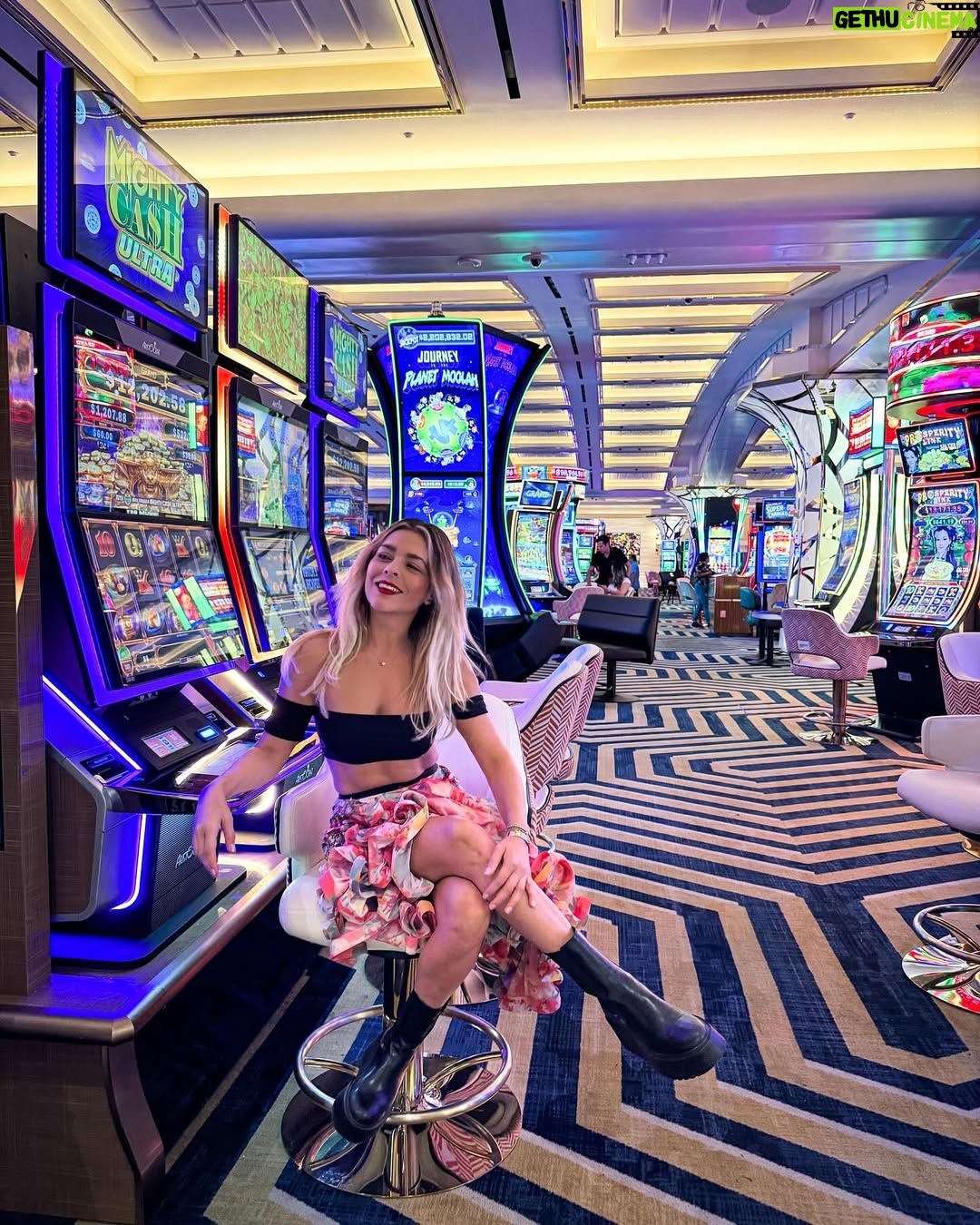 Gretel Valdez - 28.9K Likes - Asi la Noche de ayer š„ā„ļø #vegas #clasicos #cantamosconā„ļø @elitestatusgroup los mejores