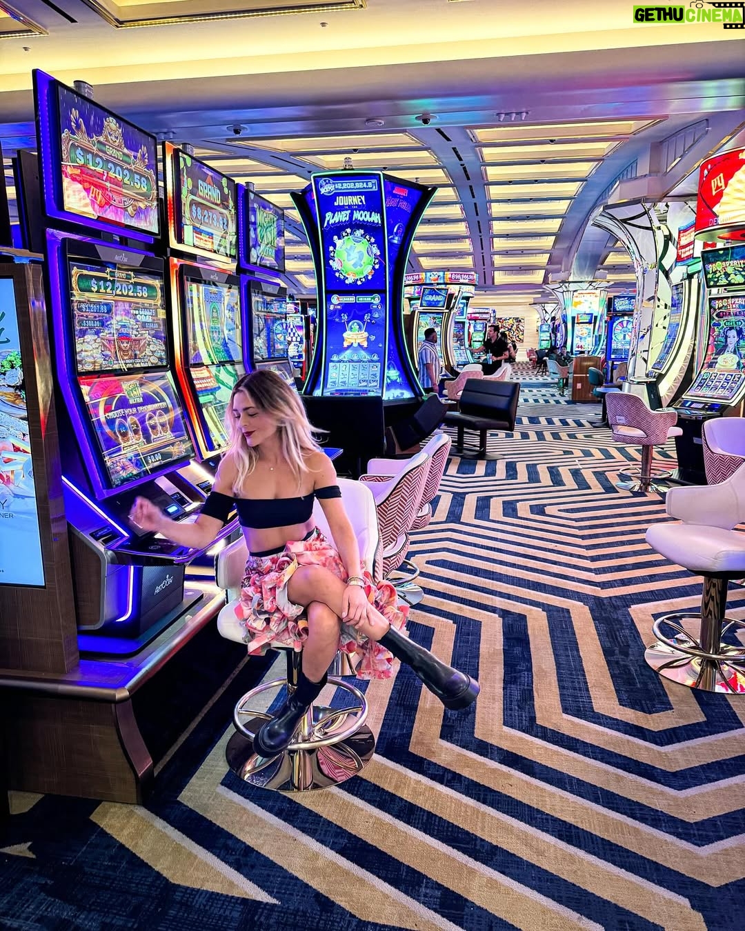 Gretel Valdez - 28.9K Likes - Asi la Noche de ayer š„ā„ļø #vegas #clasicos #cantamosconā„ļø @elitestatusgroup los mejores