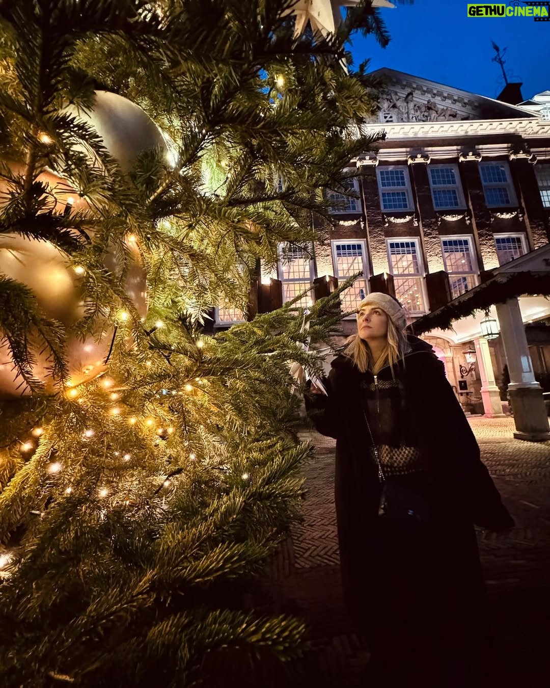 Gretel Valdez - 24K Likes - Feliz Navidadšā„ļø . Todo lo mĆ”s lindo š« hoy solo quiero compartirles que soy la mujer mĆ”s feliz y mĆ”s afortunada, gracias a todos ustedes que son parte de esta felicidad que hoy y siempre iluminen sus š”š«¶š» #todoconamor #feliznavidad