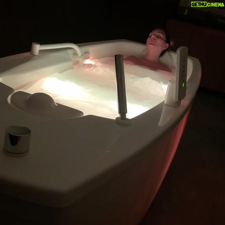 Gretel Valdez - 28.5K Likes - Día 1 en el paraíso que es @shawellness_mexico, emocionada por estar viviendo la experiencia transformadora que es el programa de Rebalance & Energize. Agradecida de poder dedicar un espacio para mi cuerpo, mente y alma en estos próximos días que estarán llenos bienestar, salud, consultas y tratamientos impresionantes #HealthyAgeing #LongevityRetreat