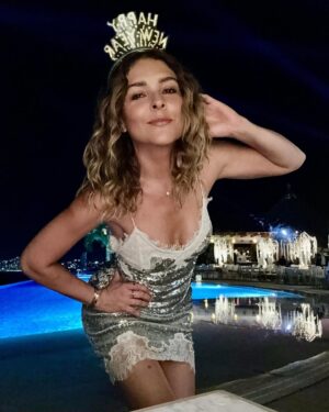Gretel Valdez Instagram - Cerramos el 2024 💫 vamos con todo 2025 día a día #TODOCONAMOR #Amonoooos ♥️💥