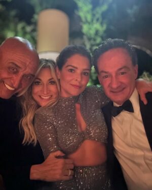 Gretel Valdez Instagram - Que Vivan los Novios 💫. Algo que disfruto es ver a la gente feliz y ayer sin duda brillaron @sofia_96castro @pbernotk 👰🤵 💫♥️ ……. @benitosantosoficial eres lo máximo ame mi vestido 👗🙌🏼