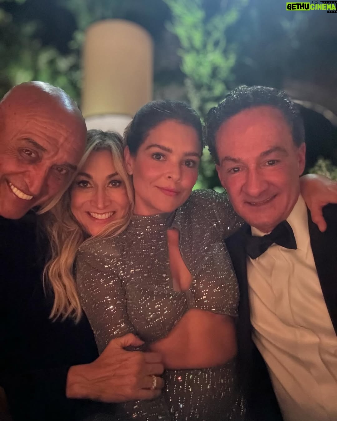 Gretel Valdez - 83.9K Likes - Que Vivan los Novios š«. Algo que disfruto es ver a la gente feliz y ayer sin duda brillaron @sofia_96castro @pbernotk š°š¤µ š«ā„ļø ā¦ā¦. @benitosantosoficial eres lo mĆ”ximo ame mi vestido ššš¼