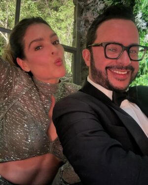 Gretel Valdez Instagram - Que Vivan los Novios 💫. Algo que disfruto es ver a la gente feliz y ayer sin duda brillaron @sofia_96castro @pbernotk 👰🤵 💫♥️ ……. @benitosantosoficial eres lo máximo ame mi vestido 👗🙌🏼