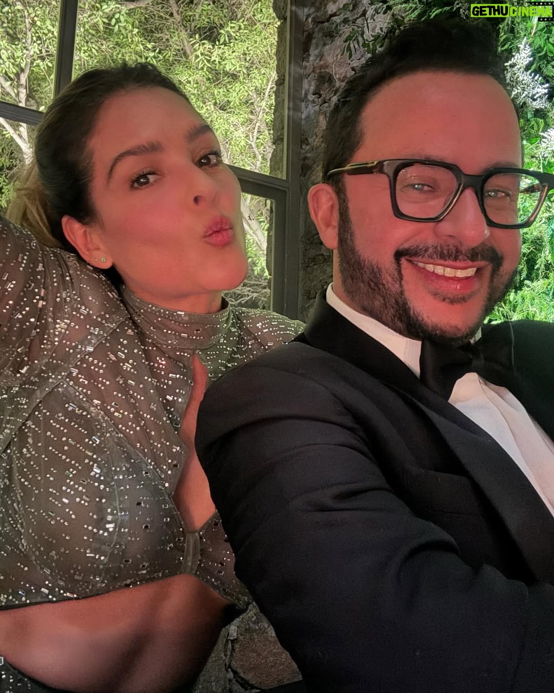 Gretel Valdez - 83.9K Likes - Que Vivan los Novios š«. Algo que disfruto es ver a la gente feliz y ayer sin duda brillaron @sofia_96castro @pbernotk š°š¤µ š«ā„ļø ā¦ā¦. @benitosantosoficial eres lo mĆ”ximo ame mi vestido ššš¼