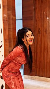Actress Gungun Gupta HD Photos and Wallpapers March 2025