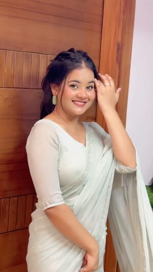 Gungun Gupta Instagram - Te fir main Tenu hi taka dholna🧿 
#gungungupta