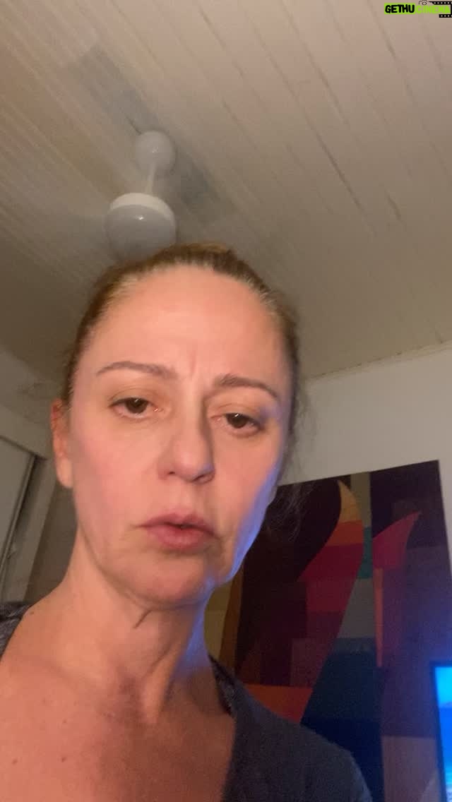 Guta Stresser - 878 Likes - A crônica não mata. @lhpellanda
.
#acronicanaomata #crónicas #luishenriquepellanda #cronista #gutastresser #atriz #lendosemóculoscomvistacansada #abri2025
