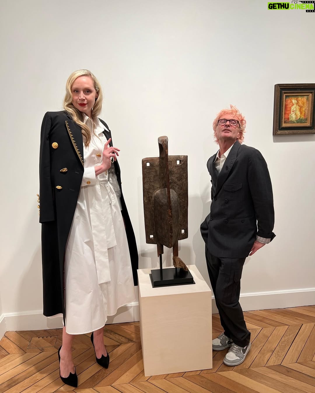 Gwendoline Christie - 120.6K Likes - RARA AVIS! Congratulations @jerry_stafford on your soaring exhibition @whitecube Paris! 🪶✨
A beautifully curated selection of works by artists such as @traceyeminstudio and @_leonorfini_ @robgmacfarlane , focused on a lifelong fascination with BIRDS.
‘Birds are performance artists, shapeshifters, global ambassadors, messengers between worlds, musical maestros and biological miracles whose often evasive or half glimpsed presence and significance underscores not only our daily lives but also our subconscious wanderings.’
Thank you @schiaparelli and Socrates @lebristolparis 🦜◻️🕊