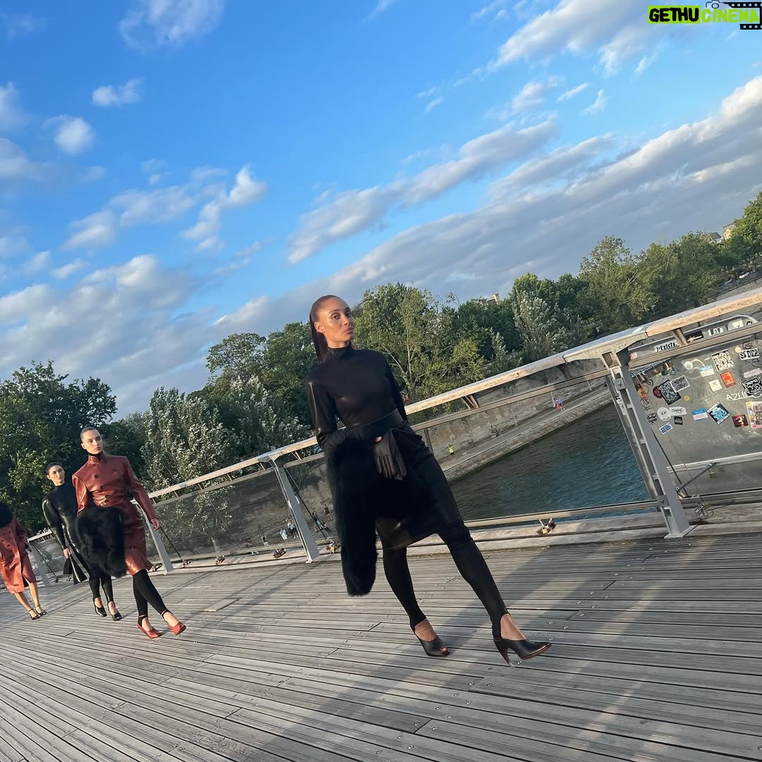 Gwendoline Christie - 112K Likes - Merci @maisonalaia @pieter_mulier for a sublime show, excitingly in the elements on the Passerelle Leopold - Sedar-Senghor, evoking cinematic sensuality!
Great thanks to:
@isamayaffrench
@clmorhair
@joshwood
@jerry_stafford
@adwoaaboah 🤍🤍🤍🤍