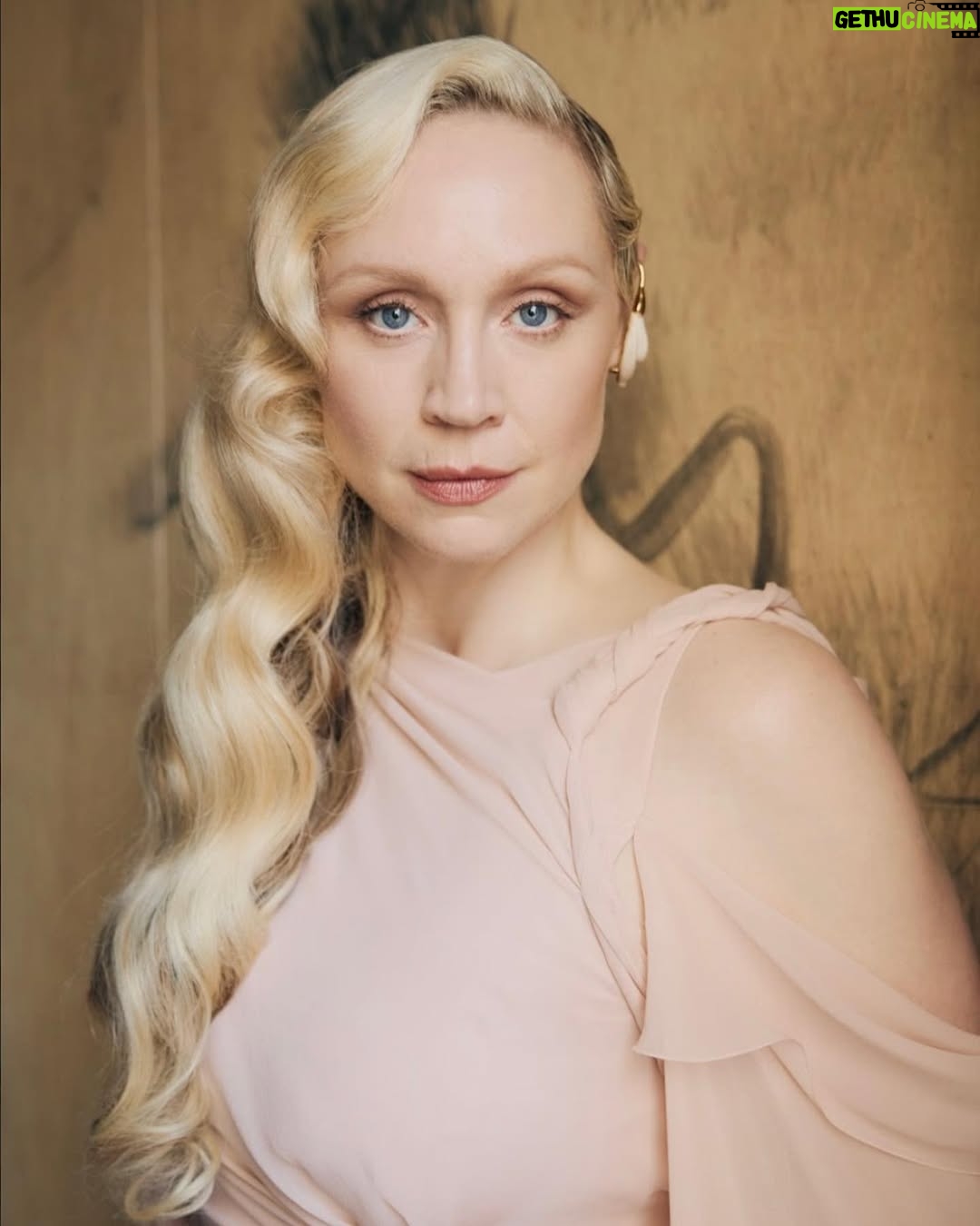 Gwendoline Christie - 176.6K Likes - Thank you to @narsissist for making me feel radiant and flushed with spectacular Met Gala joy!
A deep pleasure to #GlowSoSweet !
#NarsPartner
#NarsCosmetics 🤍