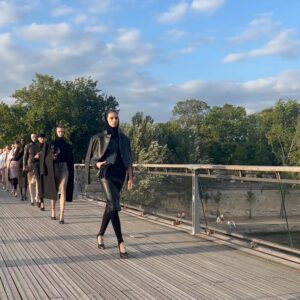 Gwendoline Christie Instagram - Merci @maisonalaia @pieter_mulier for a sublime show, excitingly in the elements on the Passerelle Leopold - Sedar-Senghor, evoking cinematic sensuality!

Great thanks to:
@isamayaffrench 
@clmorhair 
@joshwood
@jerry_stafford 
@adwoaaboah 🤍🤍🤍🤍