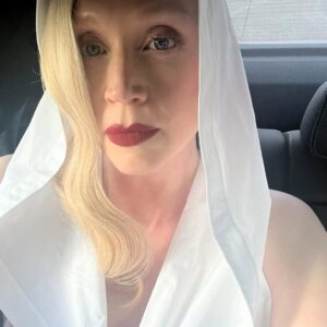 Gwendoline Christie Instagram - Merci @maisonalaia @pieter_mulier for a sublime show, excitingly in the elements on the Passerelle Leopold - Sedar-Senghor, evoking cinematic sensuality!

Great thanks to:
@isamayaffrench 
@clmorhair 
@joshwood
@jerry_stafford 
@adwoaaboah 🤍🤍🤍🤍