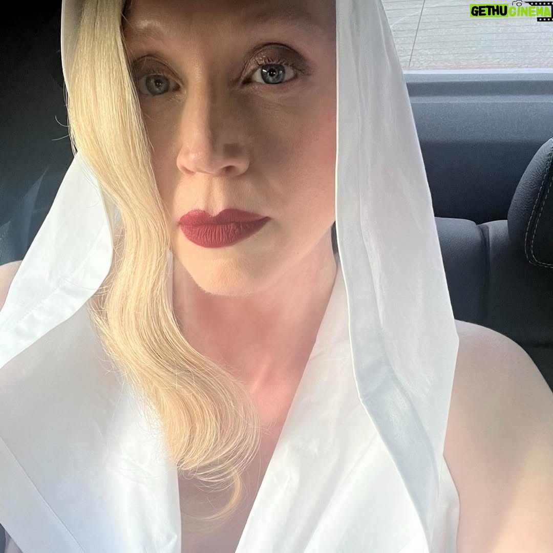 Gwendoline Christie - 112K Likes - Merci @maisonalaia @pieter_mulier for a sublime show, excitingly in the elements on the Passerelle Leopold - Sedar-Senghor, evoking cinematic sensuality!
Great thanks to:
@isamayaffrench
@clmorhair
@joshwood
@jerry_stafford
@adwoaaboah 🤍🤍🤍🤍