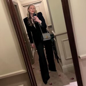 Gwendoline Christie Instagram - THANK YOU for all my birthday wishes! Drawings! Letters! Paintings! Messages! All the love and kindness is so beautiful - thank you! ♥️💋

Love Love Love to you all!

Special thanks for being smashing:
@isamayaffrench 
@danielroseberry 
@theo.adams 
@joekelllz 
@gilesdeacon_ 🖤