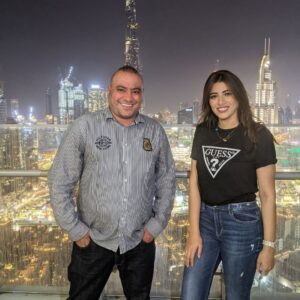 Haidy Moussa Instagram - فاكر ليها  ايام بتصبر بيها 💜
مع الفنان #تامر_عاشور و الاصدقاء 💜
احلى جمعه 
#haidymoussa #هايدي_موسى #singer #tamerashour #dubai #egypt