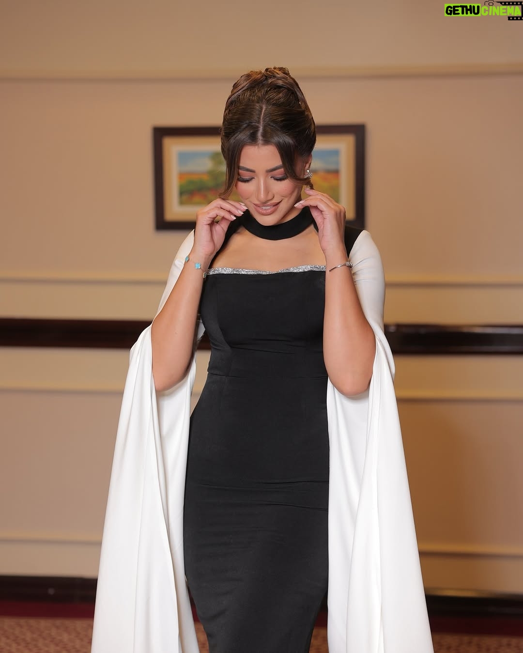 Haidy Moussa - 5.9K Likes - 🖤🇪🇬🖤
شوفو اخر فيديو
____
Designer @mona_waly_couture
Makeup @rababfawzymakeup
Hairdresser @hadeer.deghish__hair_dresser
Photographer @zaynph_