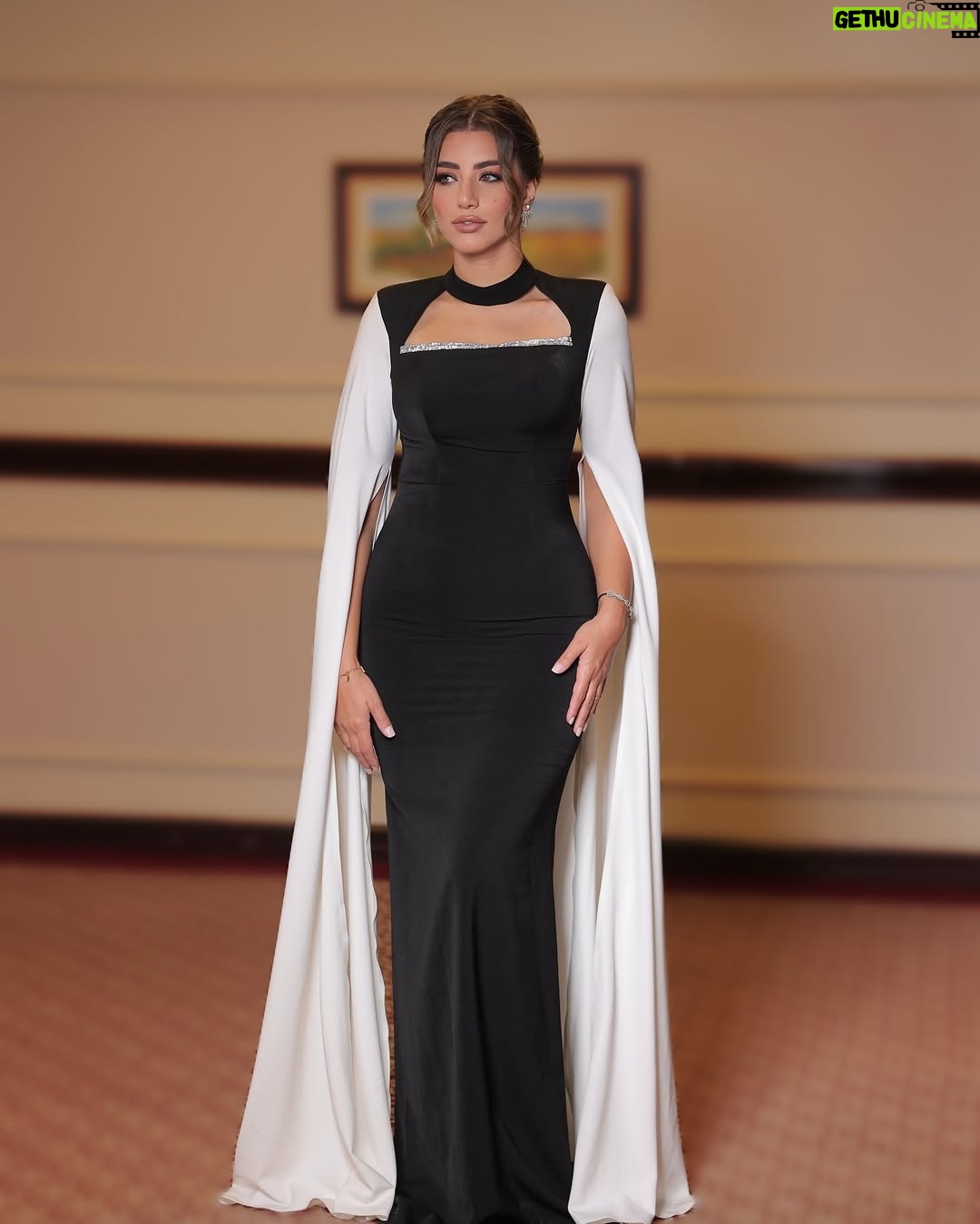 Haidy Moussa - 5.9K Likes - 🖤🇪🇬🖤
شوفو اخر فيديو
____
Designer @mona_waly_couture
Makeup @rababfawzymakeup
Hairdresser @hadeer.deghish__hair_dresser
Photographer @zaynph_