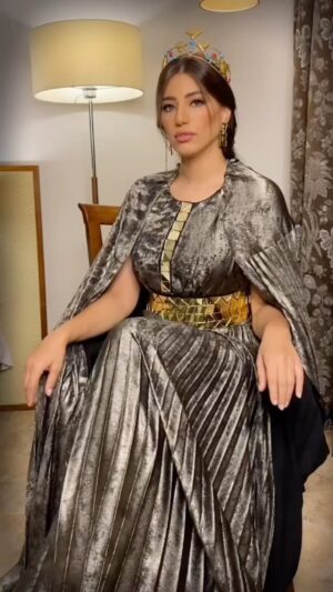 Haidy Moussa Instagram - نظره من قريب عن الملكه #حتشبسوت و تفاصيلها 
فخوره جدا الحمدلله بمشاركتي بانشودة حتشبسوت ف افتتاح #طريق_الكباش 

و اني قدرت اوصل و اوثق جزء من تاريخ بلدي و حضارتها العريقه من خلال تمثيلي للملكه حتشبسوت 
الملكه القويه ذات الذكاء الخارق والانجازات العظيمه في عصرها 🇪🇬🇪🇬🇪🇬
#تحيا_مصر 
كل الشكر لسيادة فخامة الرئيس عبد الفتاح السيسي 
كل الشكر 
@mediahubadvertising 
المايسترو العظيم @naderabbassi 
بكل شخص اشتغل على الحدث العظيم و الف مبروك علينا و على كل الفنانين العظماء الي شاركوا 

——
Video by  @moelbnann 
Stylist @monaeltonsi 
Desginer @souchaofficial 
Makeup @ahmedelkhawaga1 
Hairdresser @haithamdahab00 
#haidymoussa #هايدي_موسى