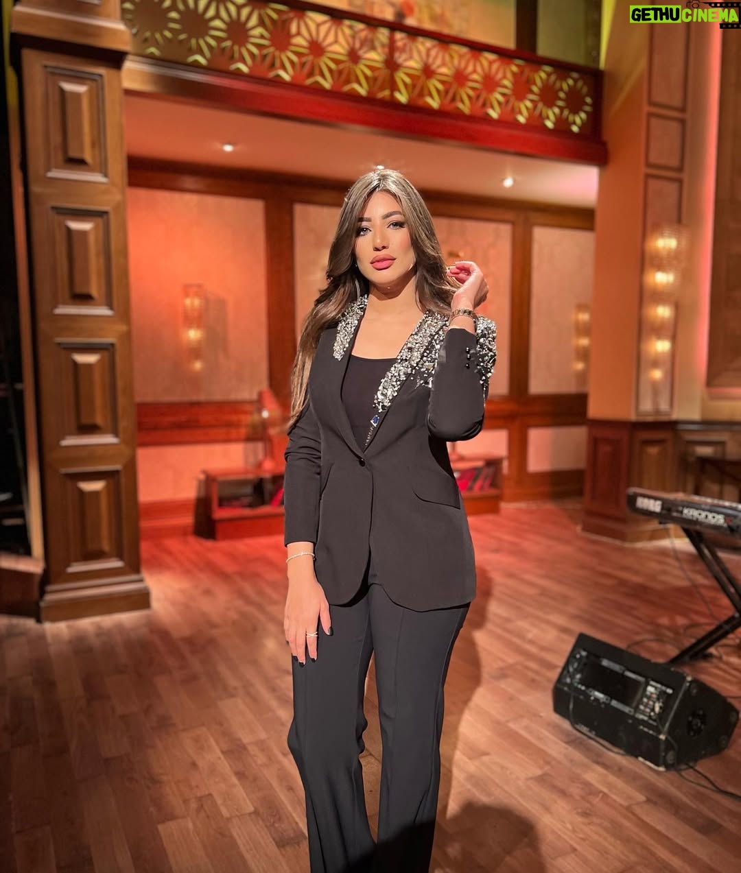 Haidy Moussa - 13K Likes - حبيتوا ال Outfit ❤️
كام من 1 ل 10 ؟؟
______
Designer @dinaelgeddawyofficial
#haidymoussa #singer #Ramadan #tvshow
