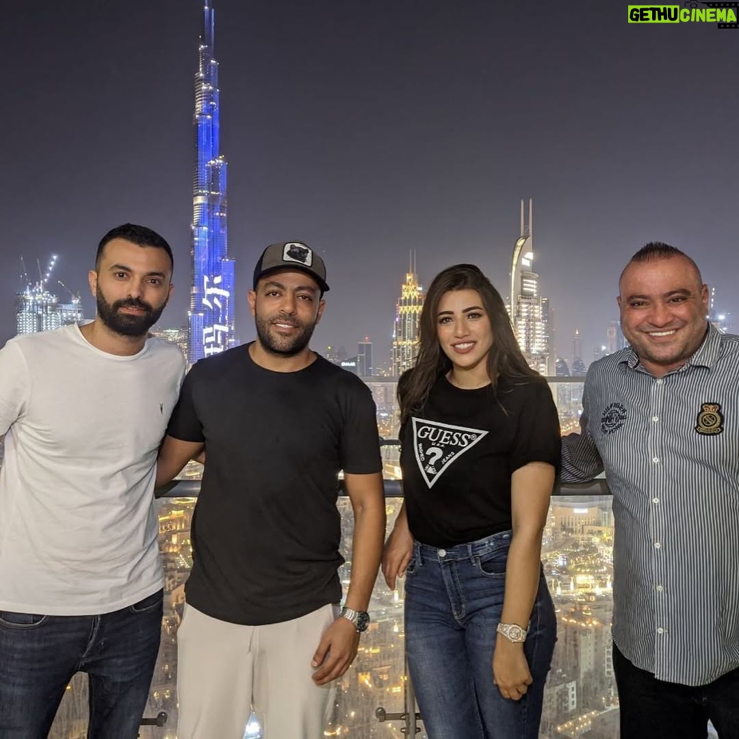 Haidy Moussa - 21.7K Likes - فاكر ليها ايام بتصبر بيها 💜
مع الفنان #تامر_عاشور و الاصدقاء 💜
احلى جمعه
#haidymoussa #هايدي_موسى #singer #tamerashour #dubai #egypt
