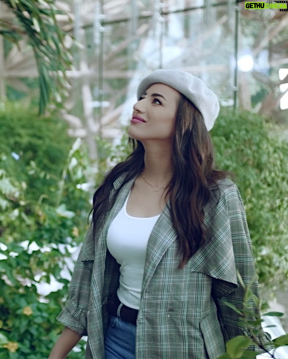 Haidy Moussa - 10.6K Likes - Which Casual outfit do you like ?
1 or 2
#videoclip #musicvideo #haidymoussa #هايدي_موسى #love #تصدق_وتآمن_بالله #new #hit #