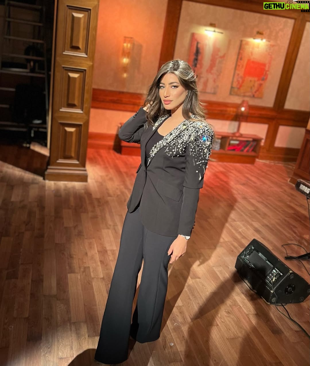 Haidy Moussa - 13K Likes - حبيتوا ال Outfit ❤️
كام من 1 ل 10 ؟؟
______
Designer @dinaelgeddawyofficial
#haidymoussa #singer #Ramadan #tvshow