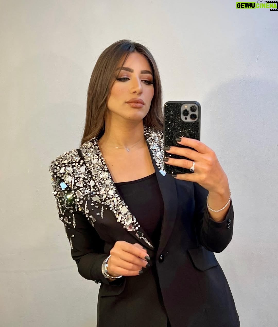 Haidy Moussa - 13K Likes - حبيتوا ال Outfit ❤️
كام من 1 ل 10 ؟؟
______
Designer @dinaelgeddawyofficial
#haidymoussa #singer #Ramadan #tvshow