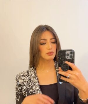 Haidy Moussa Instagram - حبيتوا ال Outfit ❤️ 
كام من 1 ل 10 ؟؟ 

______
Designer @dinaelgeddawyofficial 
#haidymoussa #singer #Ramadan #tvshow