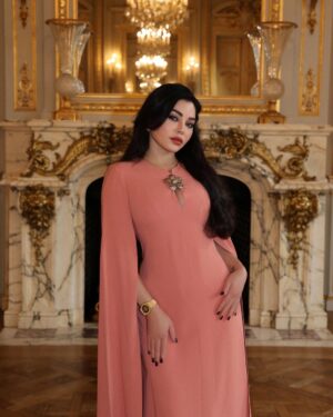 Haifa Wehbe Instagram - 𝐁𝐥𝐨𝐨𝐦𝐢𝐧𝐠 𝐢𝐧 𝐑𝐚𝐦𝐚𝐝𝐚𝐧 𝐆𝐥𝐨𝐰 🌙✨️💕

#Ramadan2025 #HaifaWehbe #ElieSaab
#رمضان #هيفاء_وهبي
