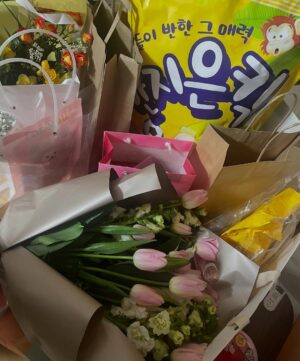 Han Ji-eun Instagram - ANNA 잘가💋 응원해주신 모든 분들 감사합니다~ 덕분에 저에게 도전이었던 연극 무대 소중한 기억으로 무사히 잘 마쳤어요. 지니도 사랑해. #애나엑스 #ANNAX